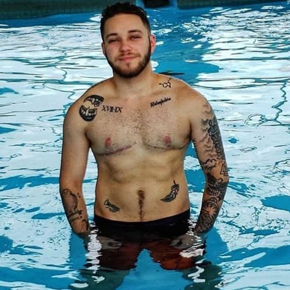 Meet your Posher, Eden - Picture 1 of 1